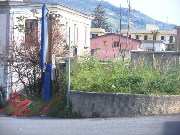 muro stazione medio