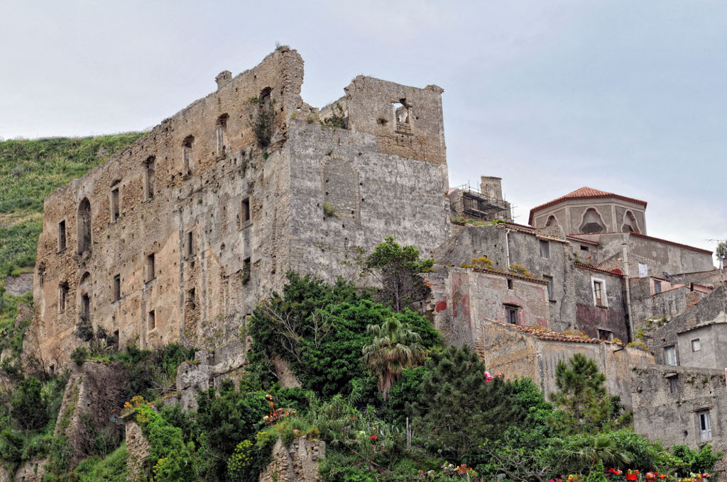 Ruderi-della-Chiesa-di-S.-Francesco-dAssisi