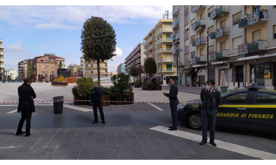 Sequestrata-piazza-Bilotti-a-Cosenza-1000x600