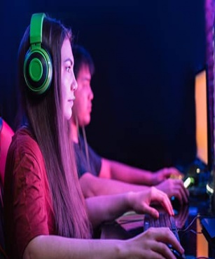 In Italia giocano quattro giovani su dieci: i motivi dietro l’exploit del gaming online